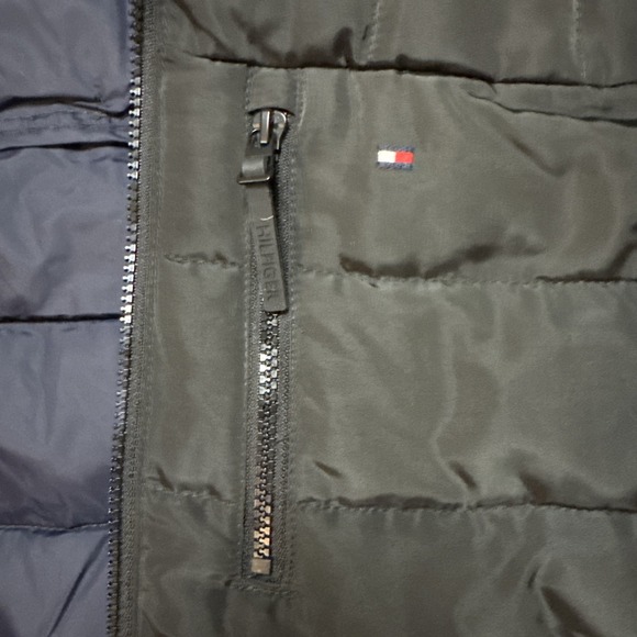 Tommy Hilfiger Men's Medium Puffer Jacket Black Hooded Warm Like Down Coat NWT - Picture 7 of 14